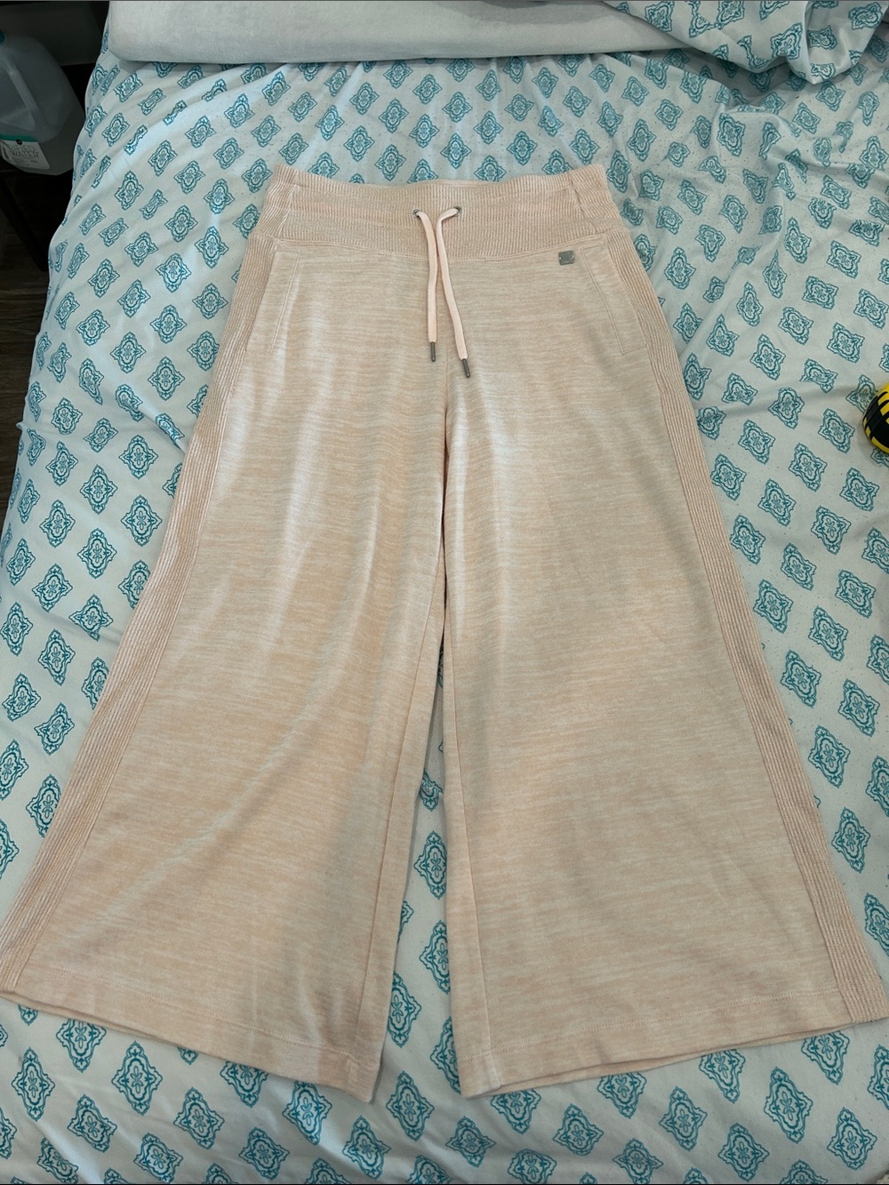 Calvin Klein Performance Wide-Leg Cropped Drawstring Pants